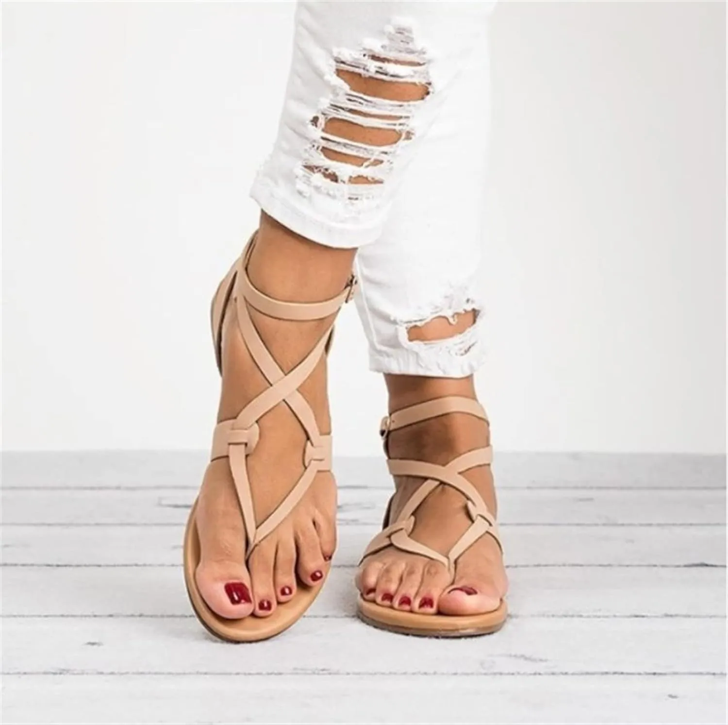 Lausiuoe Sandals Women Comfortable Beach Cute Open Toes Ankle Strap Dressy Summer Strappy Flat Sandals Thong Flip Flops