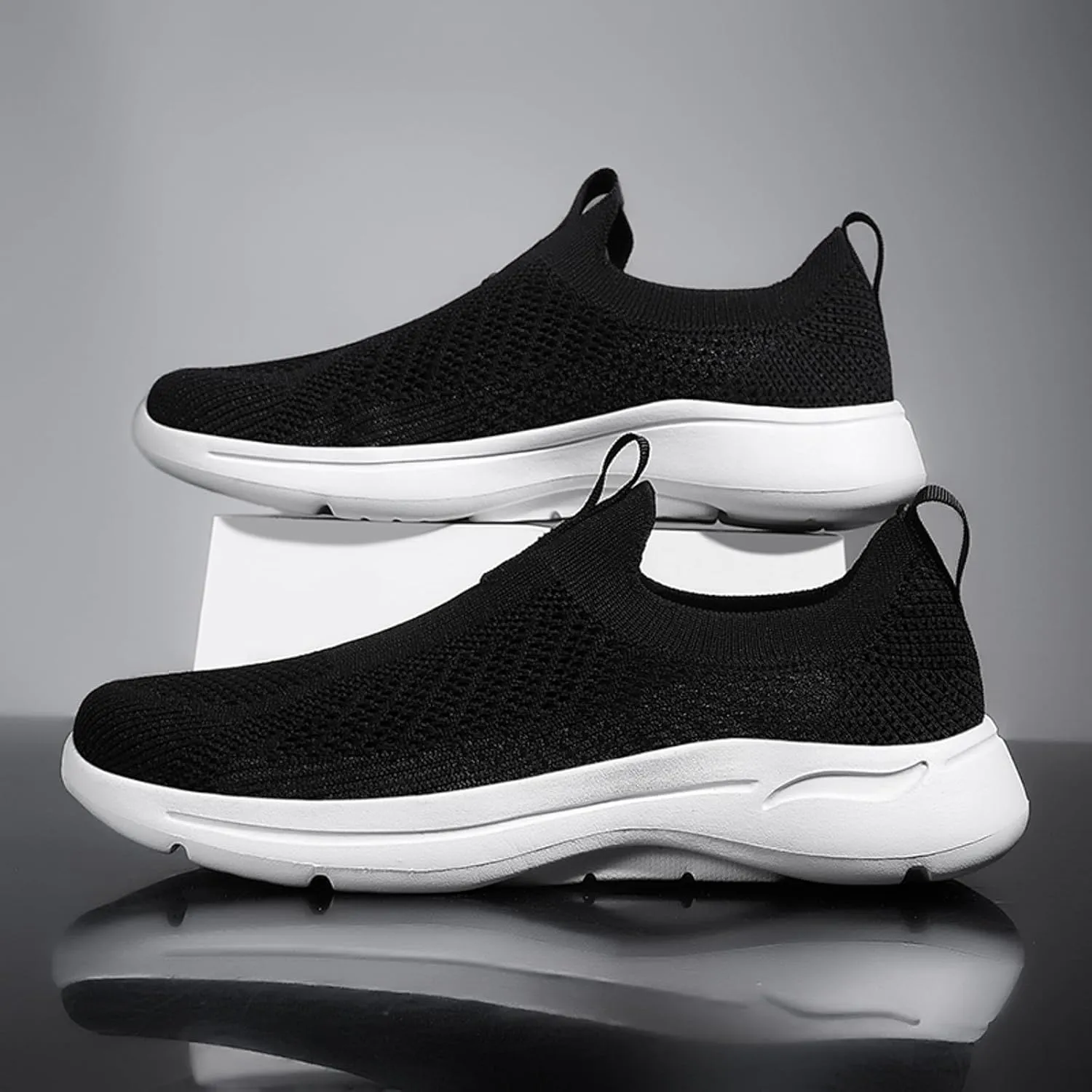 Men's Comfortable Canvas Shoes Comfortable Breathable Lightweight Tennis Shoe Outdoor Non Slip Jogging Sneakers