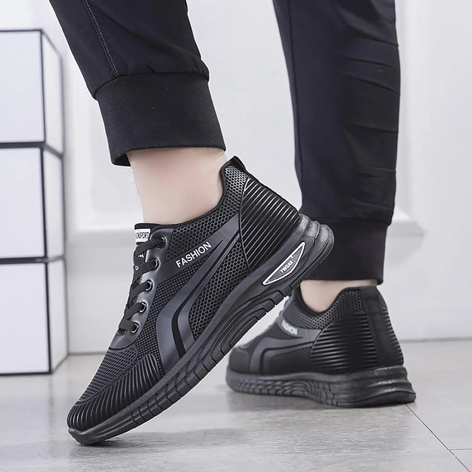 Men's Fashion Sneakers Mesh Lightweight Breathable Walking Shoes Non Slip Running Shoes Lace Up Tennis Shoes