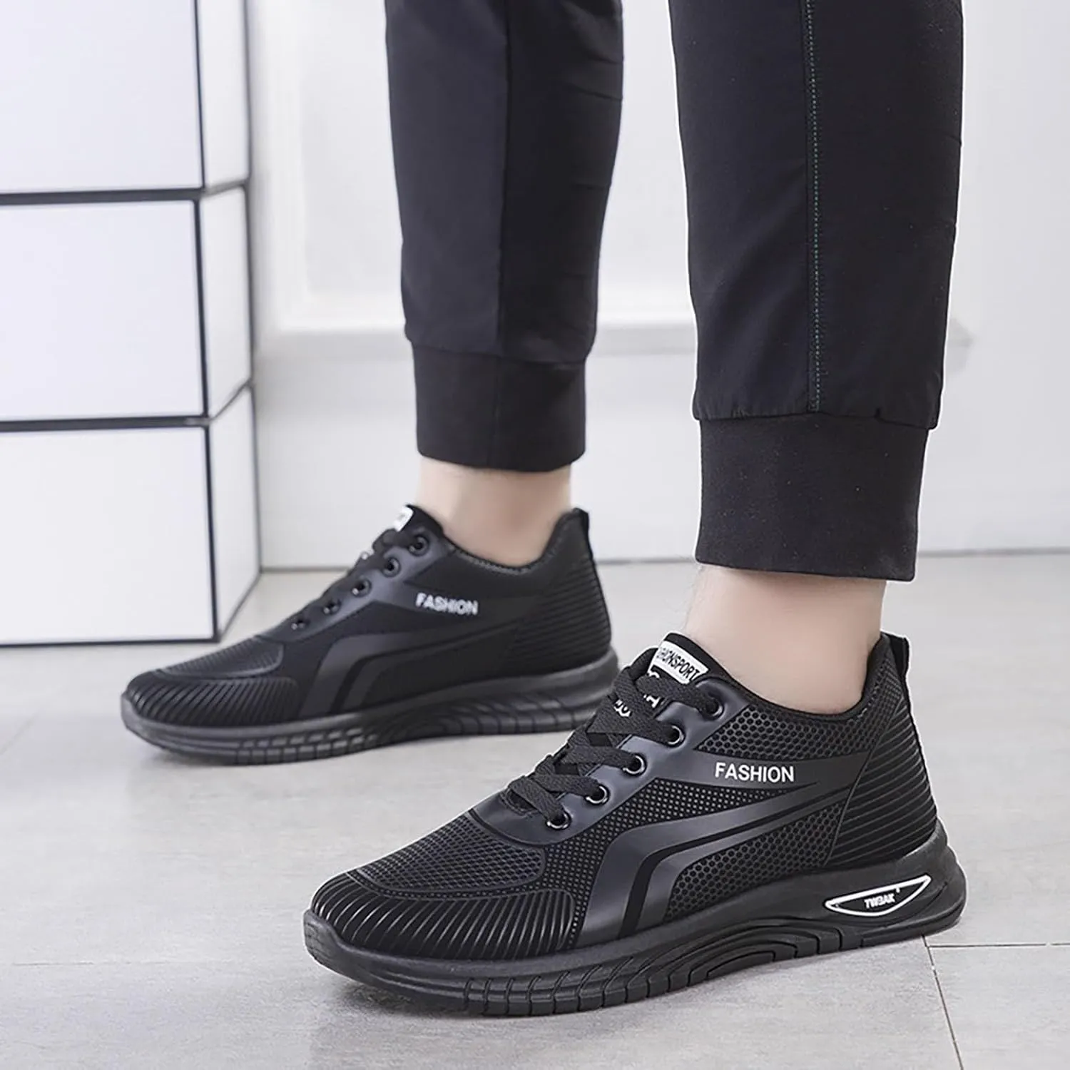 Men's Fashion Sneakers Mesh Lightweight Breathable Walking Shoes Non Slip Running Shoes Lace Up Tennis Shoes