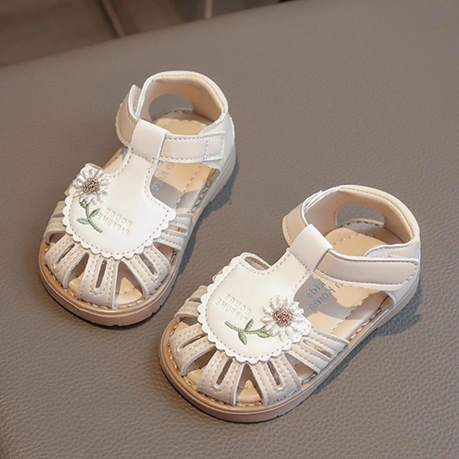 New Comfortable Sandals for Girls in Summer with Soft Sole and Durable Properties Kids White Sandals Girls Samdals