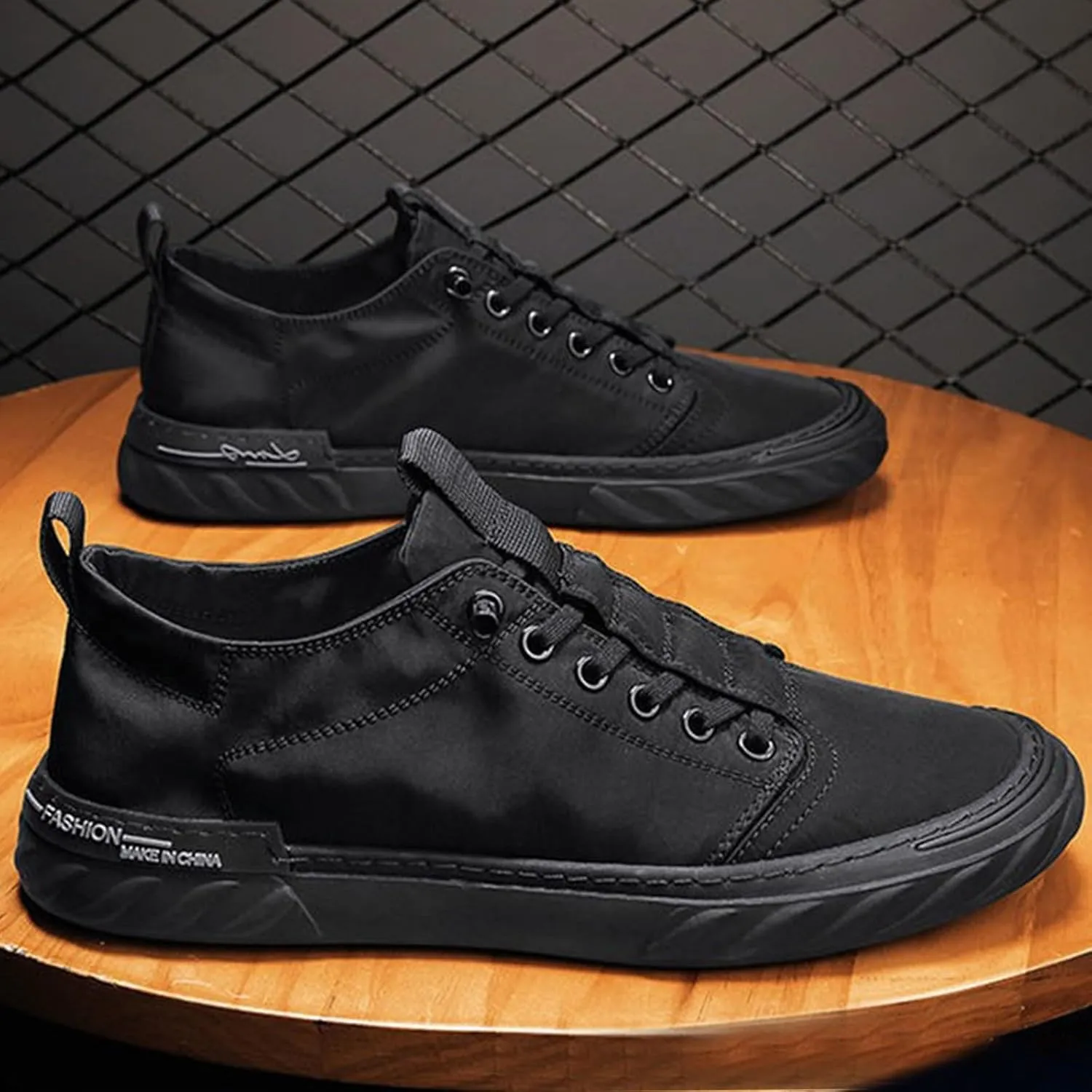 Outdoor Jogging Sneakers for Men Breathable Elastic Fly Woven Mesh Sneaker Memory Foam Versatile Shoes for Men