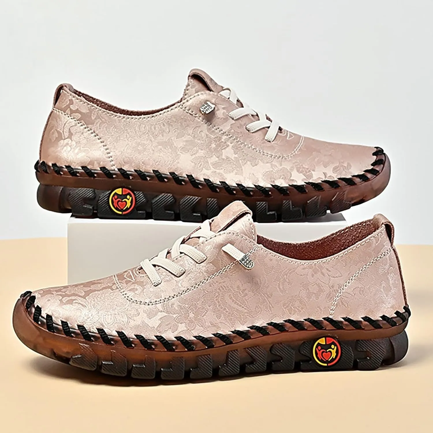 Women's Leather Soft Casual Breathable Walking Running Shoes Comfortable Tennis Shoes Flat Bottom Loafers Non Slip Summer Spring Women's Sneakers